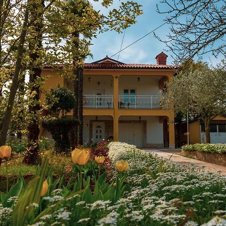 Apartment Villa Olga Πόρετς Εξωτερικό φωτογραφία
