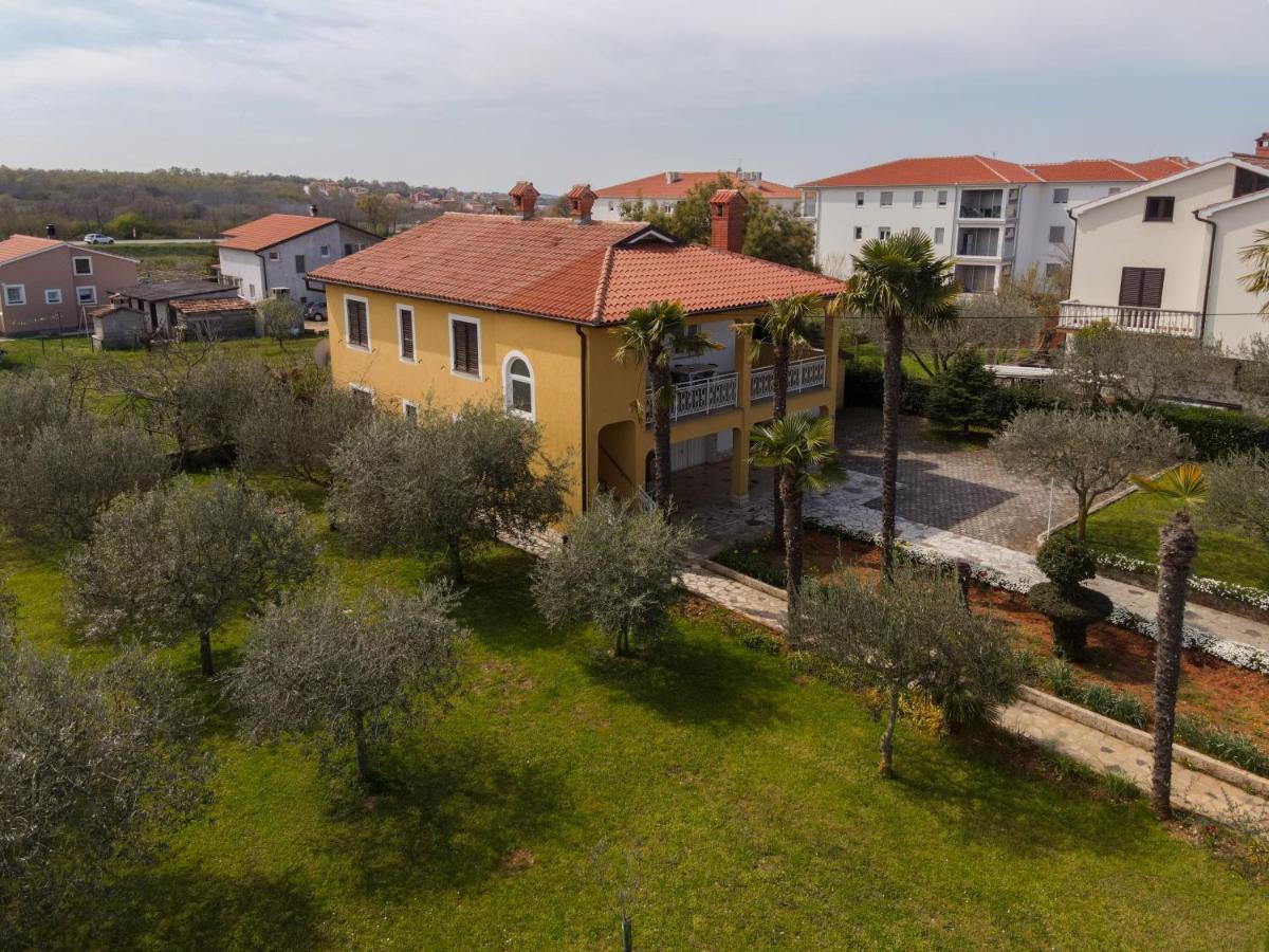 Apartment Villa Olga Πόρετς Εξωτερικό φωτογραφία