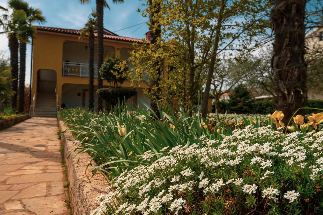 Apartment Villa Olga Πόρετς Εξωτερικό φωτογραφία