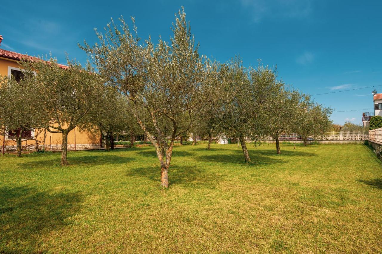Apartment Villa Olga Πόρετς Εξωτερικό φωτογραφία