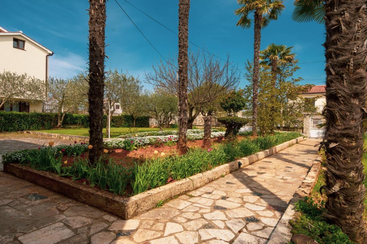 Apartment Villa Olga Πόρετς Εξωτερικό φωτογραφία