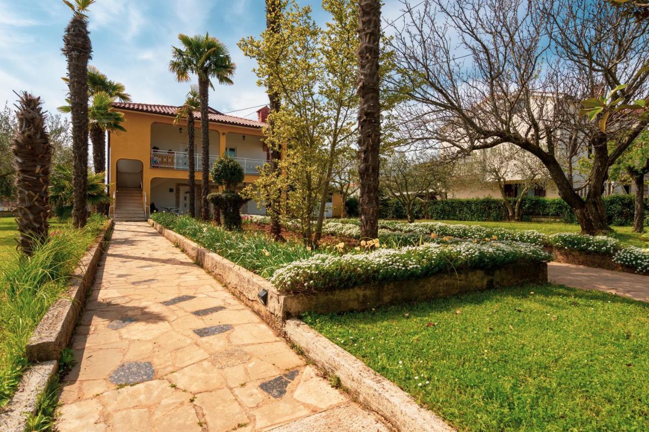 Apartment Villa Olga Πόρετς Εξωτερικό φωτογραφία