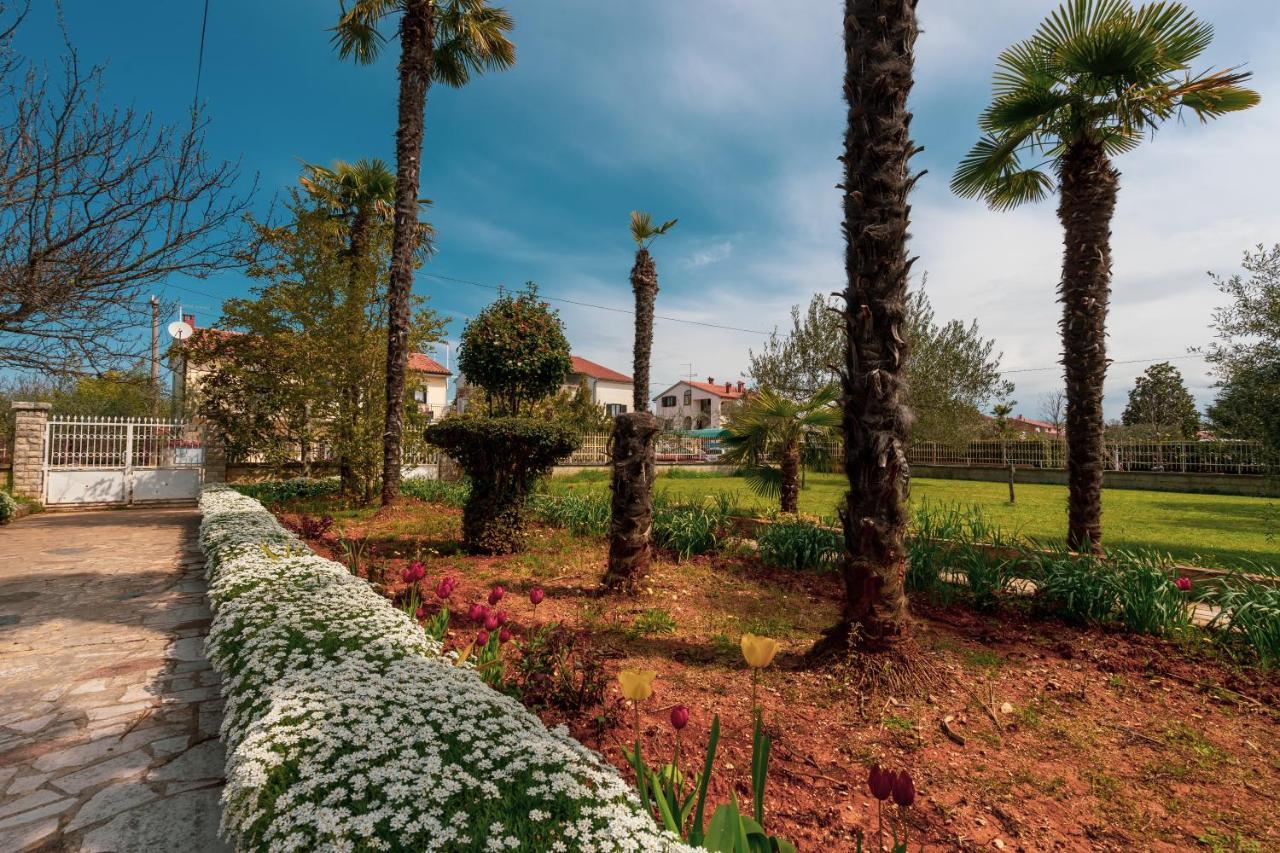 Apartment Villa Olga Πόρετς Εξωτερικό φωτογραφία