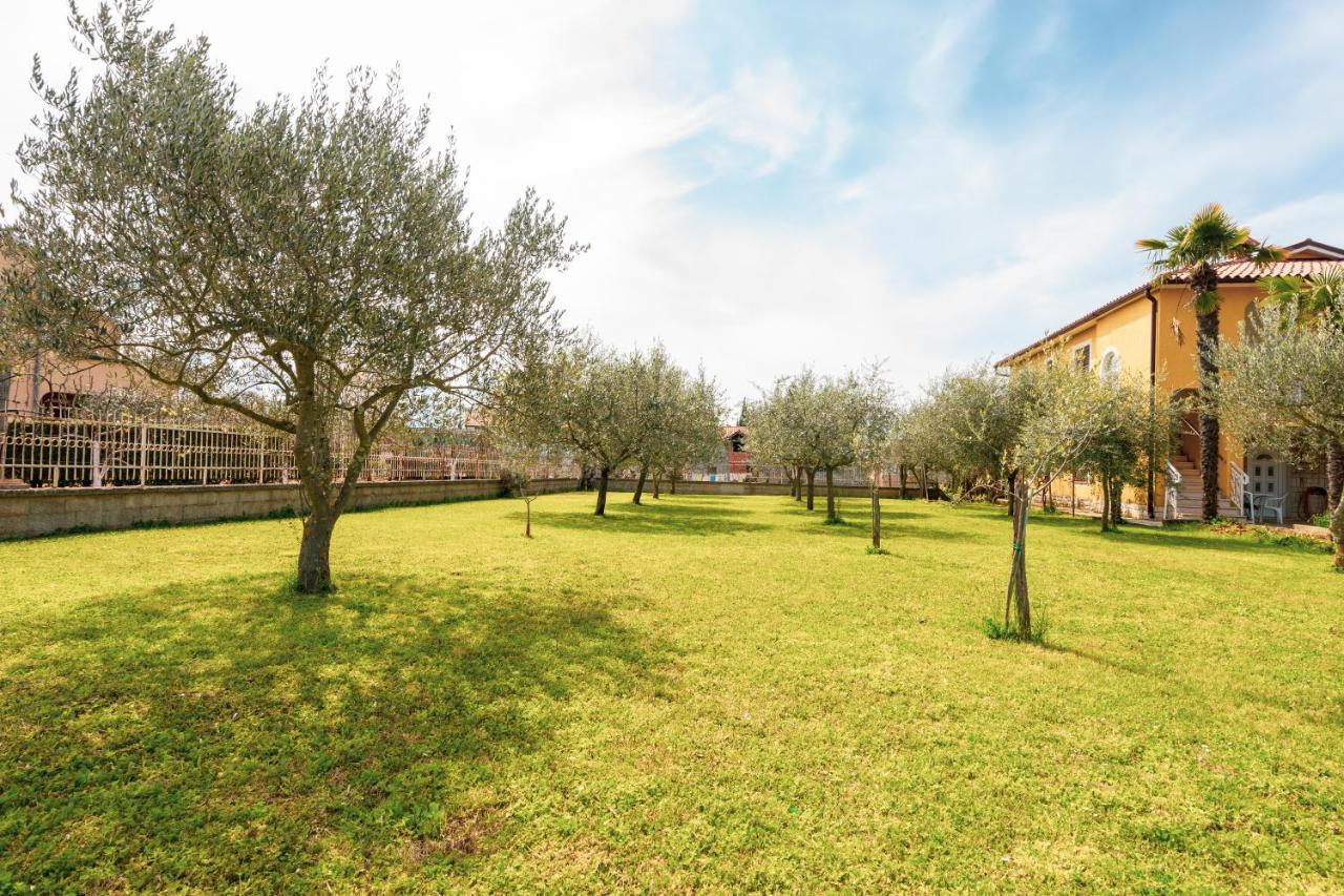 Apartment Villa Olga Πόρετς Εξωτερικό φωτογραφία