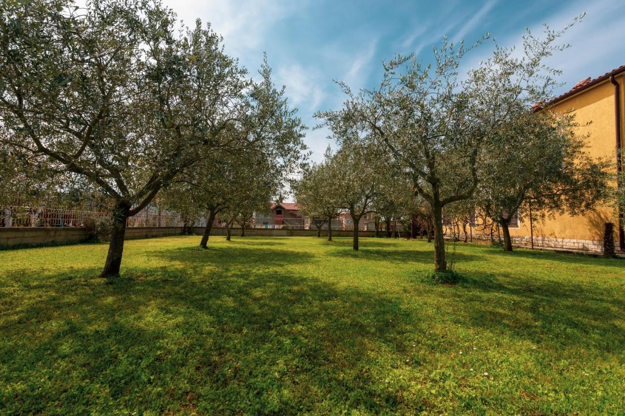 Apartment Villa Olga Πόρετς Εξωτερικό φωτογραφία