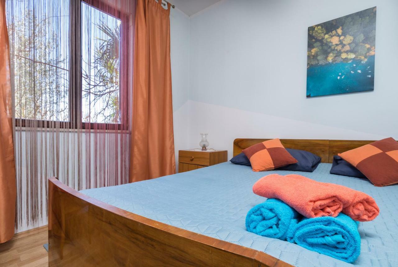 Apartment Villa Olga Πόρετς Εξωτερικό φωτογραφία