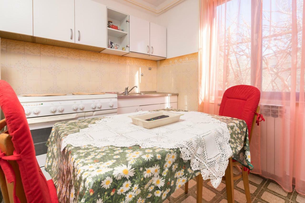 Apartment Villa Olga Πόρετς Εξωτερικό φωτογραφία