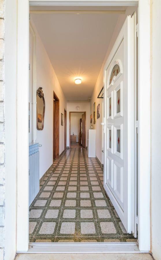 Apartment Villa Olga Πόρετς Εξωτερικό φωτογραφία